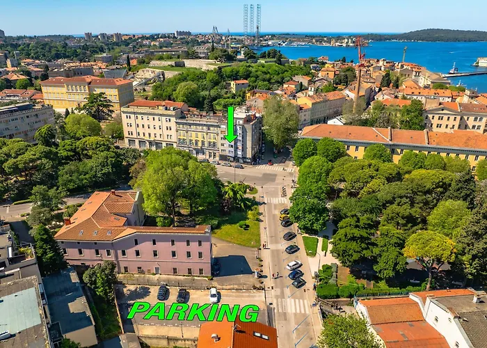 Apartman Place To Be - In The Centre With Private Parking