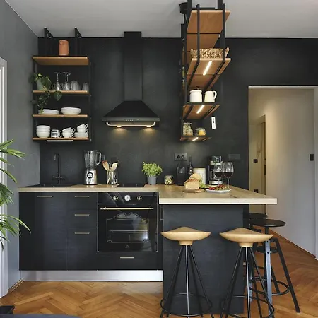 Place To Be - Center Apartman *