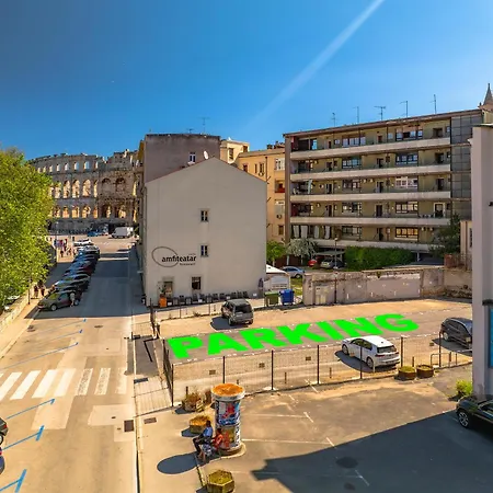 Place To Be - In The Centre With Private Parking *