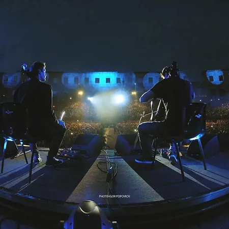 Place To Be - Center 풀라