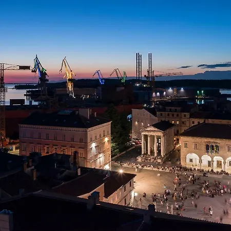 Place To Be - Center Apartman *