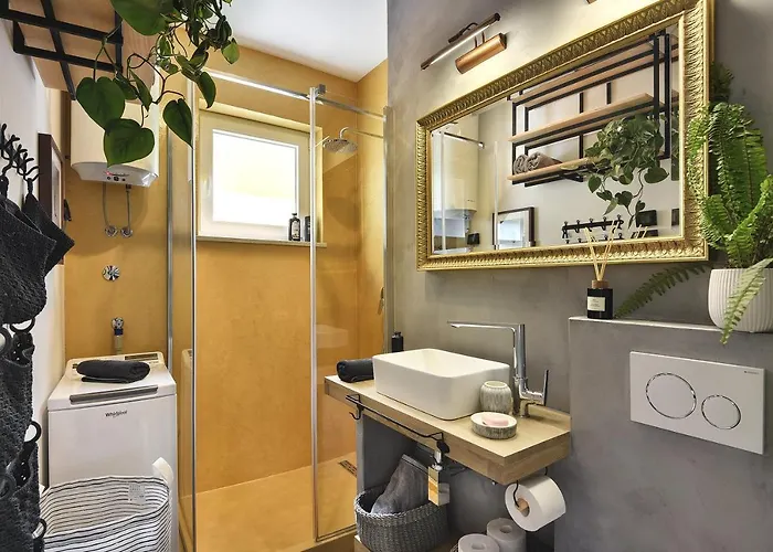 Place To Be - In The Centre With Private Parking *